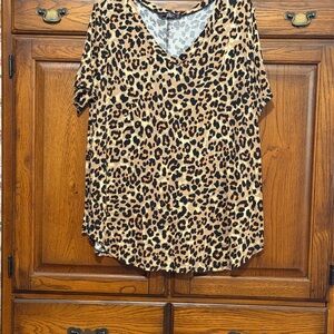 Leopard Print V-Neck Tunic Top
